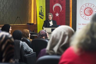 Bayburt’ta kadınlara kooperatifçilik eğitimi verildi