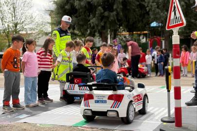 Bilecik’te öğrencilere trafik eğitimi