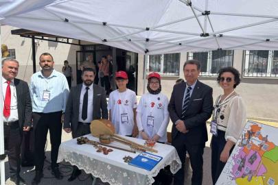 Bilime açılan kapı Akşemseddin Ortaokulu’nda aralandı