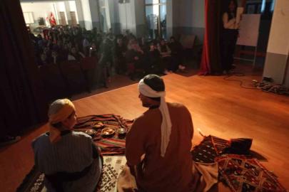 ’Bizim Yunus’ tiyatro oyunu ilgiyle izlendi