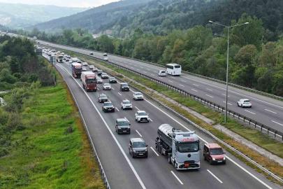 Bolu geçişinde bayram trafiği arttı