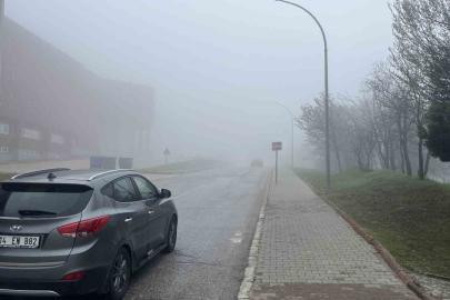 Bolu’da sis görüş mesafesini düşürdü