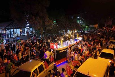 Bozdoğan sokaklarında Bandırma Vapuru coşkusu