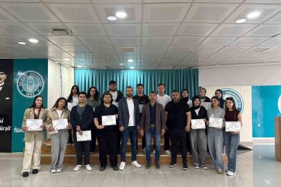 Burhaniye Uygulamalı Bilimler de sertifika töreni