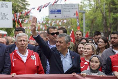 CHP Genel Başkanı Özel: "Gençler Cumhuriyet’e ve Cumhuriyet’in kazanımlarına sahip çıkmaya kararlı"