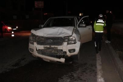 Cizre’de kamyonet otomobile arkadan çarptı: 2 yaralı