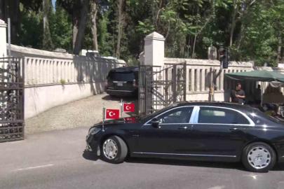 Cumhurbaşkanı Erdoğan anne ve babasının kabirlerini ziyaret etti