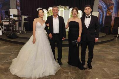 Denizli’de Türk-Kore esintili görkemli düğün