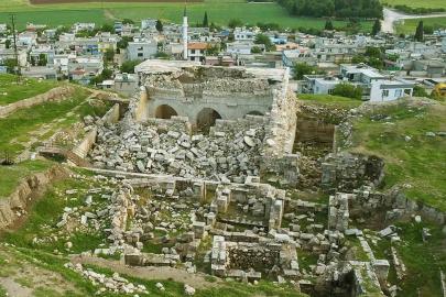 Depremde hasar gören tarihi iç kale camii restorasyon bekliyor