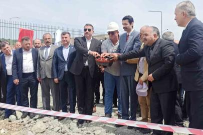 Devrek’te temel atma töreninde protokol bir araya geldi