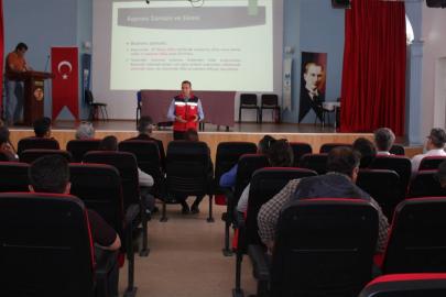 Dicle’de çiftçiler kırsal kalkınma yatırımlarının desteklemeleri hakkında bilgilendirildi
