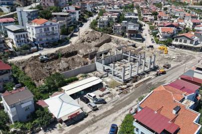 Dikili’nin yeni itfaiye binası hızla yükseliyor