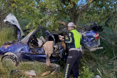 Düğün konvoyunda feci kaza: 1 ölü, 1 yaralı