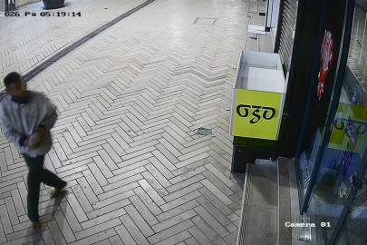 Dükkanların camını böyle kırdı: 14 ayrı suç kaydı var