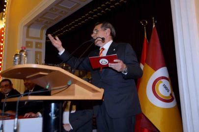 Dursun Özbek: "Hiç durmadan çalışacağız"