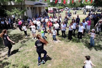 Efeler’de Anneler Günü coşkuyla kutlandı