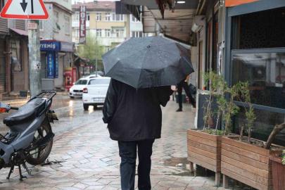 Elazığ’da sağanak etkisini göstermeye başladı