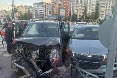 Elazığ’da zincirleme trafik kazası: 3 yaralı