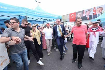 En özel birlik: Özel gençlere kına yakıldı, halaylar çekildi