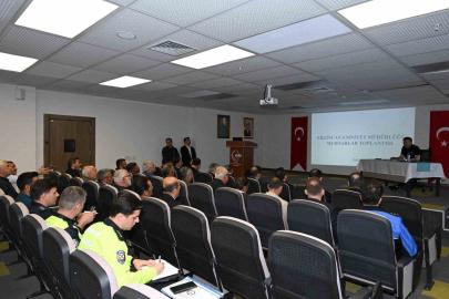 Erzincan’da muhtarlarla güvenlik toplantısı yapıldı