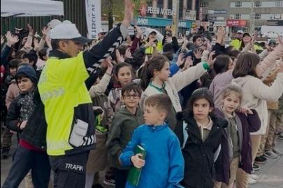 Erzincan’da trafik kuralları uygulamalı anlatıldı