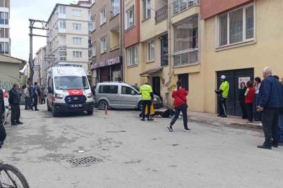 Eskişehir’de araç yayalara çarptı: 2’si ağır 3 yaralı