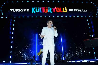 Ferhat Göçer Manisa’yı coşturdu