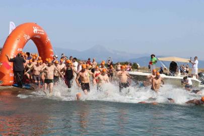 Fethiye’de 863 sporcu şampiyonluk için kulaç attı