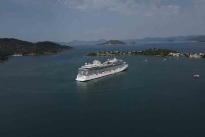 Fethiye’ye sezonun ilk kruvaziyer gemisi geldi