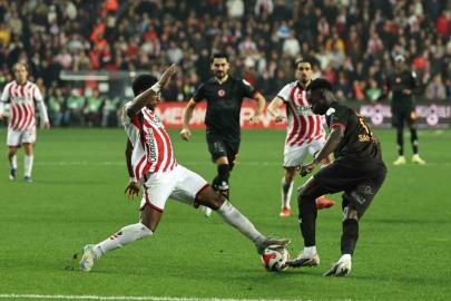 Galatasaray, Samsunspor’a 9 maç sonra yenildi