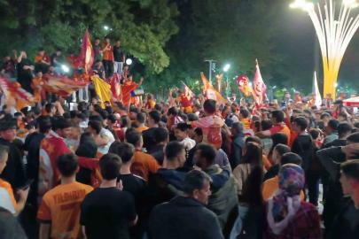 Galatasaraylı taraftarlardan Batman’da coşkulu kutlama