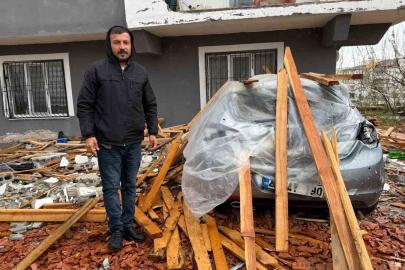Gaziantep’te vatandaşlar hala şokta: Çatılar uçtu, araçlar zarar gördü, evler hasar aldı, ağaçlar söküldü