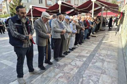 Genç kadın toprağa verildi, onu hayattan koparan sürücü tutuklandı