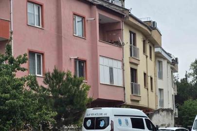 Haber alınamayan öğretmen evinde ölü bulundu