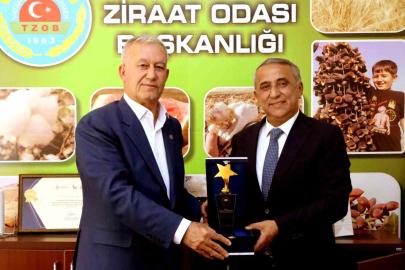 Hasan Altun’dan, İl Müdürü Sağlam’a teşekkür plaketi