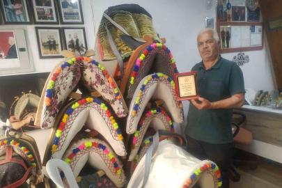 Hazine ve Maliye Bakanlığı’ndan Beypazarlı semerci ustasına plaket