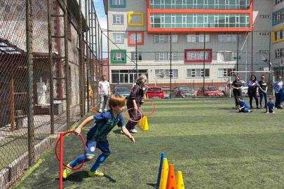 Hopa’da Anneler Günü yeşil sahada kutlandı