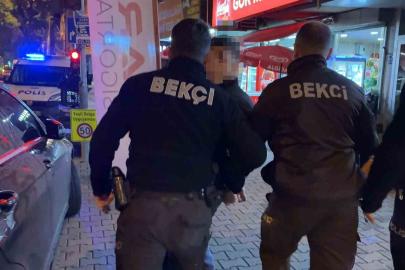 Husumetlisini bıçakladı, olay yerine yakın yerde yakalandı