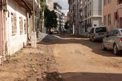 İncirliova’da yol çalışmaları Zafer Mahallesi’nde devam ediyor