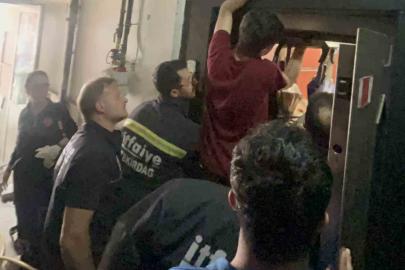 İtfaiye erlerinin en zor anı: Gözyaşları içinde haykıran gencin sıkışan kolunu sağ salim kurtardılar