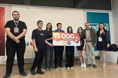 İzmir’de genç beyinlerin uzay yarışı: ’Ay ve Mars Köyü Projesi’ final yaptı