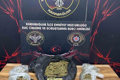 İzmir’de motosikletle uyuşturucu sevkiyatı yapan 3 şüpheli kovalamaca sonucu yakalandı