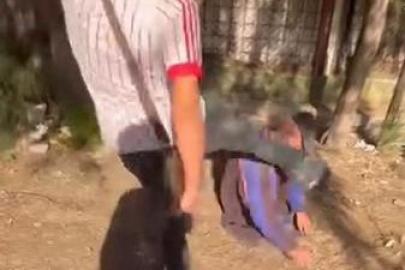 İzmir’de yaşlı adama tekmeyle saldıran şüpheliler tutuklandı