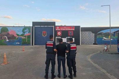 Jandarma çeşitli suçlardan aranan 43 kişiyi yakaladı