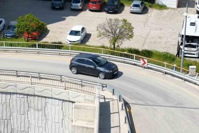 Kaçtı, park etti, polisi karşısında buldu: Dron her anını kaydetti