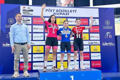 Kağıtspor ulus ve uluslararası arenada madalyaya doymuyor