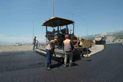 Kahramanmaraş’ta 12 farklı noktada kapsamlı sıcak asfalt çalışması