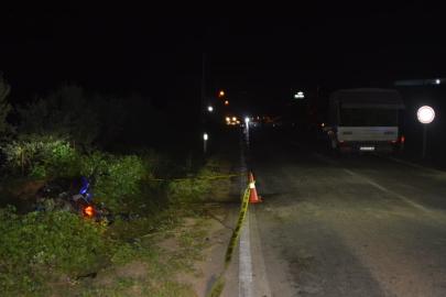 Kamyonete çarpan motosiklet sürücüsü hayatını kaybetti