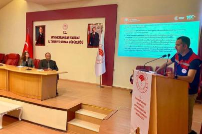 Kanatlı hayvan işletmecilerine biyogüvenlik anlatıldı
