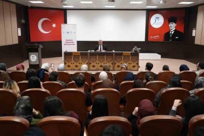 Karabük Üniversitesinde "Modern Dünyada Aile" konferansı düzenlendi